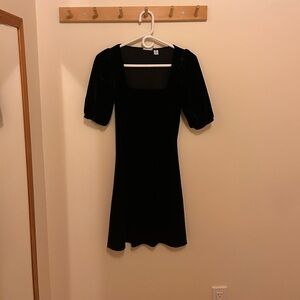 Velvet dress, square neck, size small. Thrifted. Never worn.